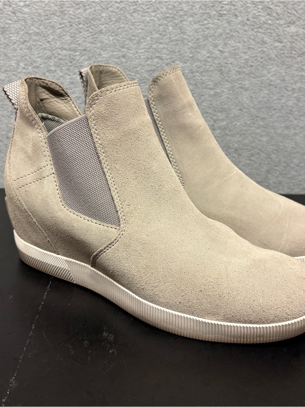 Sorel Women’s Out and About Wedge Bootie Slip On Waterproof Suede Gray size 11